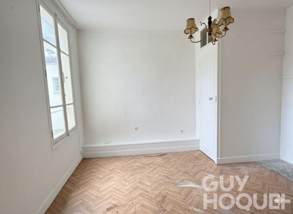 Studio au dernier étage au coeur du quartier Notre-Dame