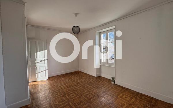 Maison à louer    6 pièces •  Saint-Hilaire-de-la-Côte