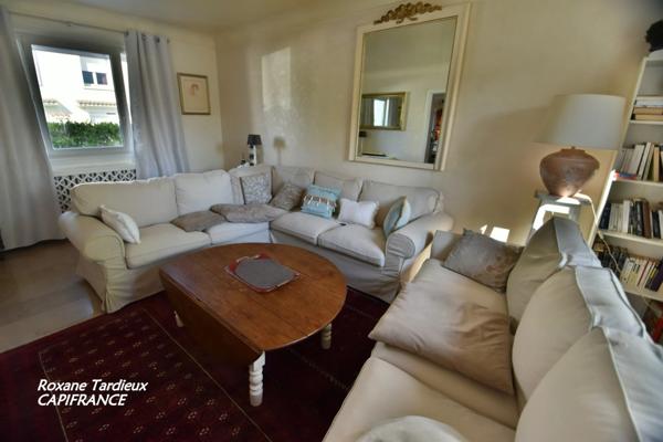 Dept 16 La COURONNE: maison avec 4 ch + 1 Bureau et garage sur terrain