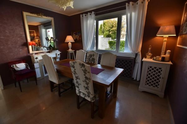 Dept 16 La COURONNE: maison avec 4 ch + 1 Bureau et garage sur terrain