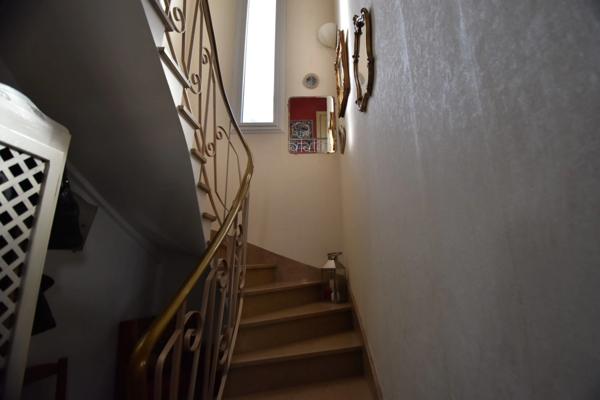 Dept 16 La COURONNE: maison avec 4 ch + 1 Bureau et garage sur terrain