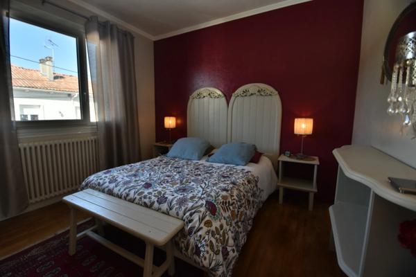 Dept 16 La COURONNE: maison avec 4 ch + 1 Bureau et garage sur terrain