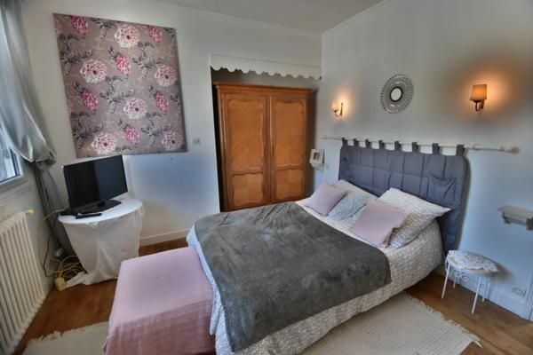 Dept 16 La COURONNE: maison avec 4 ch + 1 Bureau et garage sur terrain