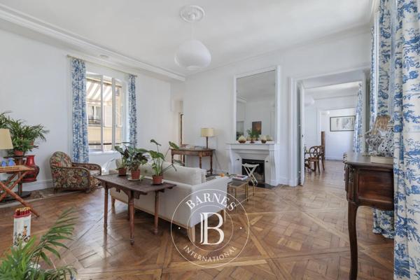 Paris 1er, Appartement 2 Chambres -  110 m² à vendre
