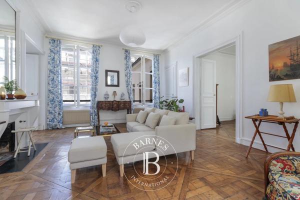 Paris 1er, Appartement 2 Chambres -  110 m² à vendre