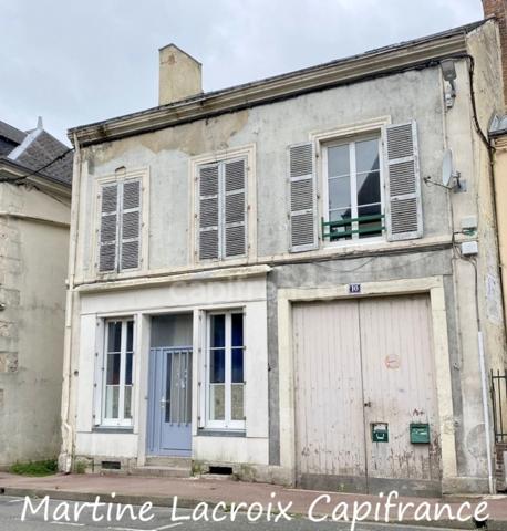 Dpt SARTHE (72), à vendre LA FERTE BERNARD - IMMEUBLE DE RAPPORT - P10 de 199 m² - Terrain de 248 M²