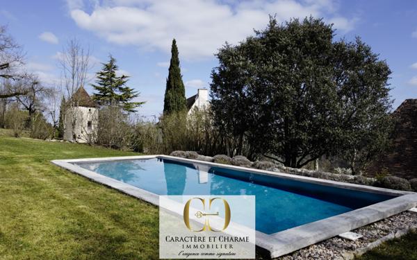 Rocamadour (46500) Propriété Lotoise restaurée : Piscine - Dépendances - 8 hectares - Box chevaux.