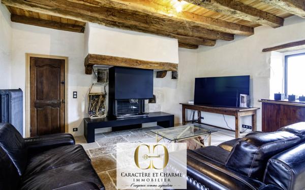 Rocamadour (46500) Propriété Lotoise restaurée : Piscine - Dépendances - 8 hectares - Box chevaux.