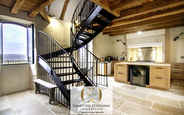 Rocamadour (46500) Propriété Lotoise restaurée : Piscine - Dépendances - 8 hectares - Box chevaux.