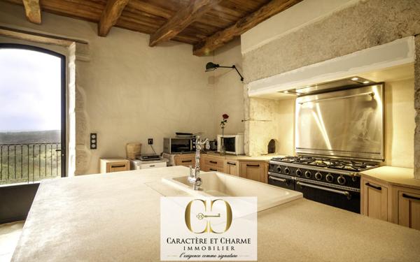 Rocamadour (46500) Propriété Lotoise restaurée : Piscine - Dépendances - 8 hectares - Box chevaux.