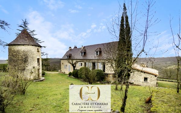 Rocamadour (46500) Propriété Lotoise restaurée : Piscine - Dépendances - 8 hectares - Box chevaux.
