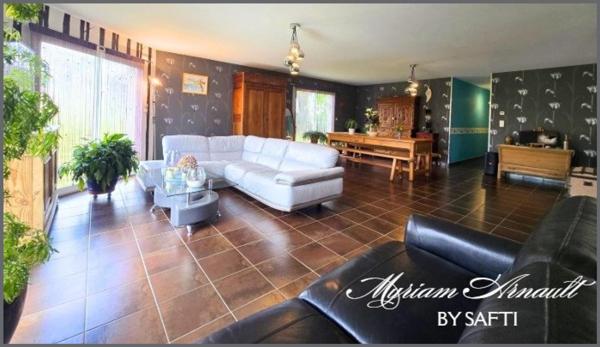 Maison 2011 Plain-Pied 152 m², 4 chambres sur terrain de 4811 m²