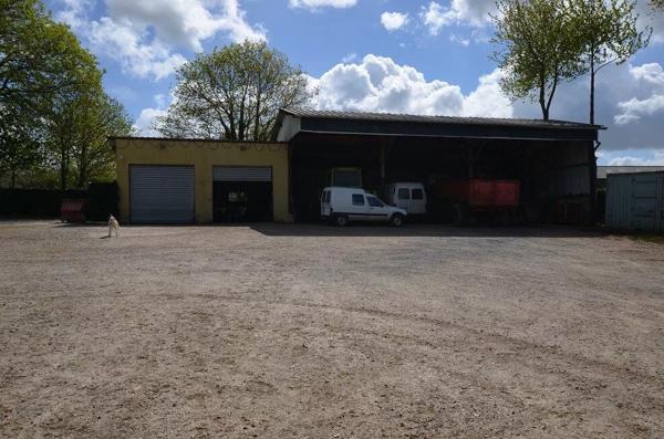 Vente                                                      Maison
                        
                     9 pièces                      165 m2                     à Pont-Audemer