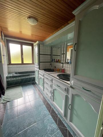 Vente                                                      Maison
                        
                     9 pièces                      165 m2                     à Pont-Audemer