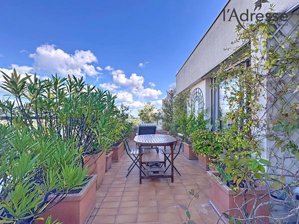 PUTEAUX/ Seine 4 pièces de 99 m² avec terrasse en dernier étage