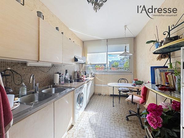 PUTEAUX/ Seine 4 pièces de 99 m² avec terrasse en dernier étage