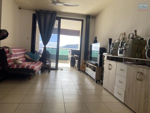 A vendre belle appartement type T3 au centre ville de la Possession avec belle vue mer et montagne .