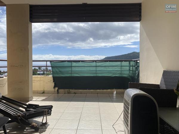 A vendre belle appartement type T3 au centre ville de la Possession avec belle vue mer et montagne .