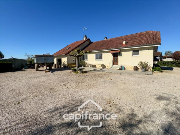 Maison de plain-pied 113 m² - 4 chambres avec fort potentiel à Tronchy