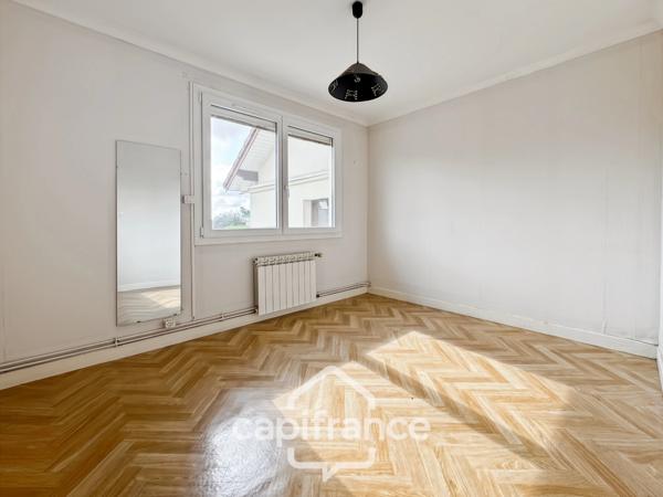 Maison de plain-pied 113 m² - 4 chambres avec fort potentiel à Tronchy