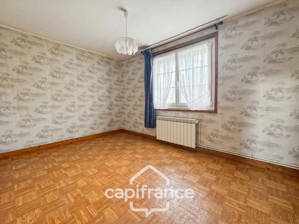 Maison de plain-pied 113 m² - 4 chambres avec fort potentiel à Tronchy