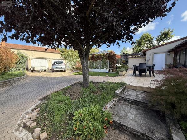 Maison à vendre à Escurolles dans l'Allier (03110), ref : 2025/974-03020