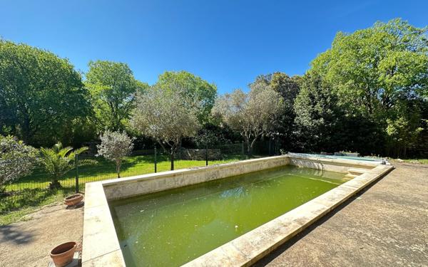 Maison à vendre    4 pièces • 95 m2 Nîmes