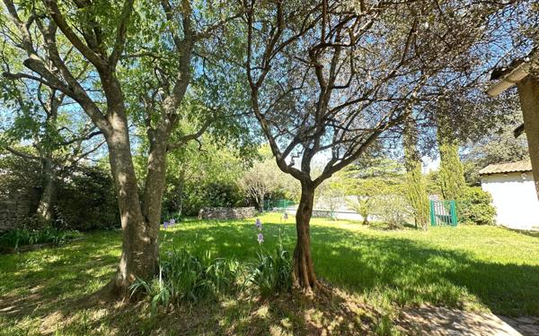 Maison à vendre    4 pièces • 95 m2 Nîmes