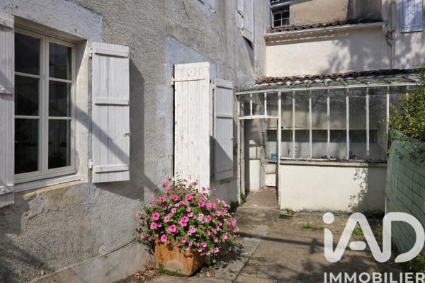 Maison à vendre 6 pièces 150 m² Montbron