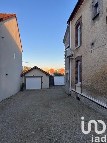 Maison traditionnelle 7 pièces de 195 m² à Troyes (10000)