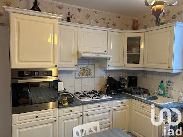 Maison traditionnelle 7 pièces de 195 m² à Troyes (10000)