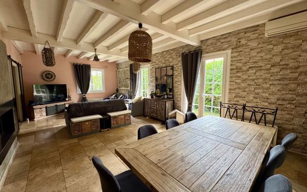 Maison à vendre    5 pièces • 196 m2 Mérignac