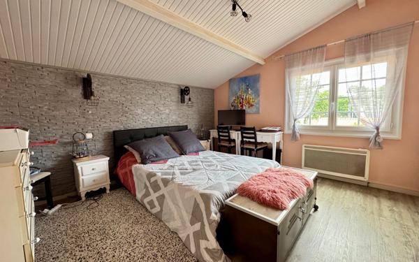 Maison à vendre    5 pièces • 196 m2 Mérignac