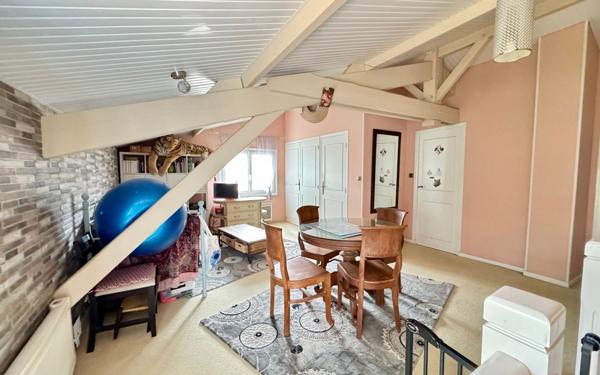 Maison à vendre    5 pièces • 196 m2 Mérignac