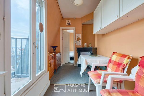 Ensemble de caractère avec balcons en dernier étage