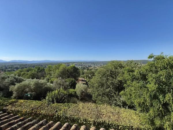 Vente                                                      Maison
                        
                     5 pièces                      140 m2                     à Draguignan