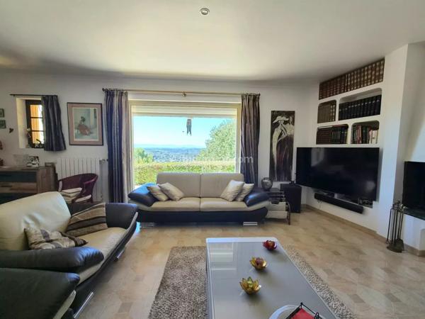 Vente                                                      Maison
                        
                     5 pièces                      140 m2                     à Draguignan