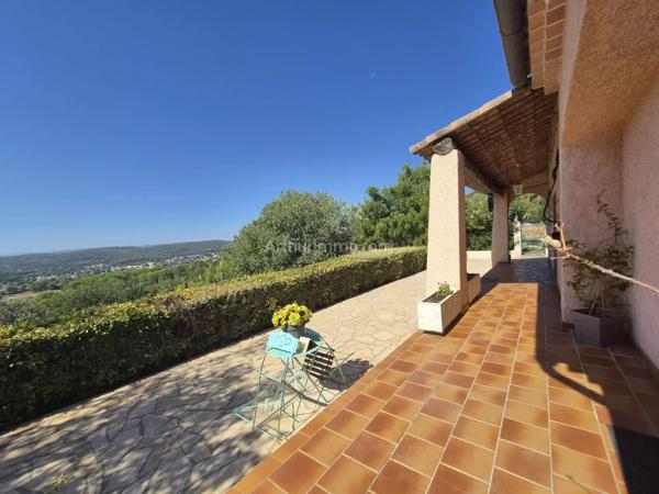 Vente                                                      Maison
                        
                     5 pièces                      140 m2                     à Draguignan