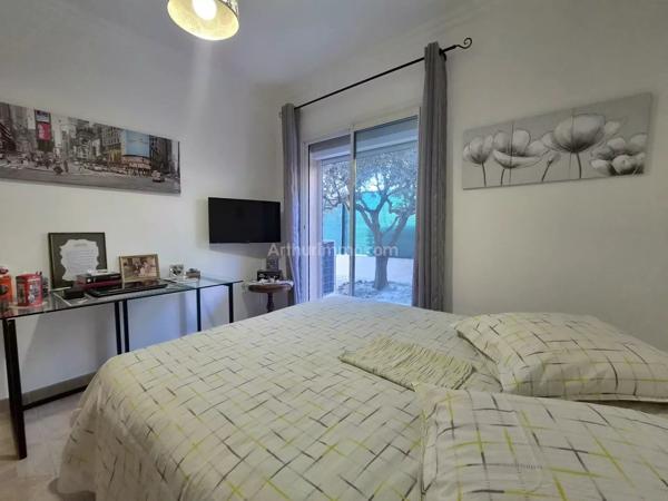Vente                                                      Maison
                        
                     5 pièces                      140 m2                     à Draguignan