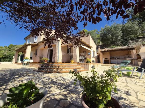 Vente                                                      Maison
                        
                     5 pièces                      140 m2                     à Draguignan