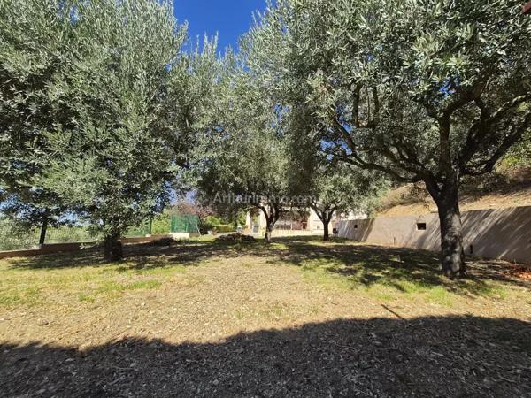 Vente                                                      Maison
                        
                     5 pièces                      140 m2                     à Draguignan