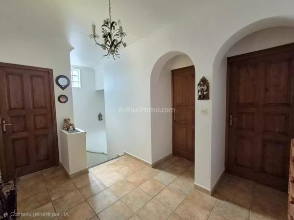 Vente                                                      Maison
                        
                     5 pièces                      140 m2                     à Draguignan