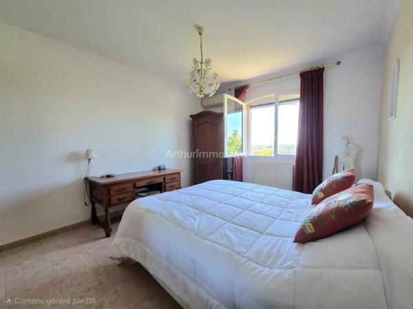 Vente                                                      Maison
                        
                     5 pièces                      140 m2                     à Draguignan