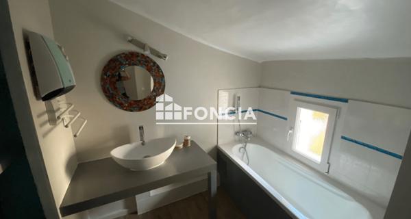 Location Maison 5 pièces 92.2 m² - Volx 04130