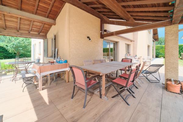 Maison
         8 pièces
        - 200 m² Exclusivité 430 000 € *