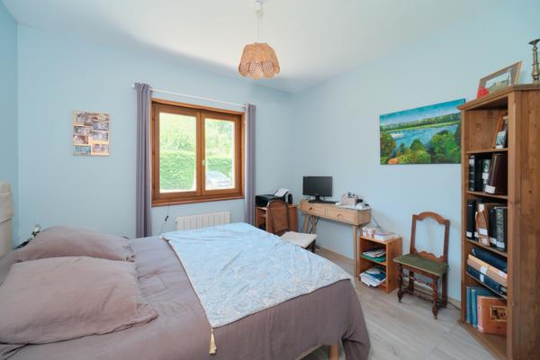 Maison
         8 pièces
        - 200 m² Exclusivité 430 000 € *