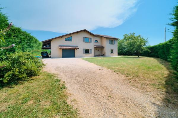 Maison
         8 pièces
        - 200 m² Exclusivité 430 000 € *