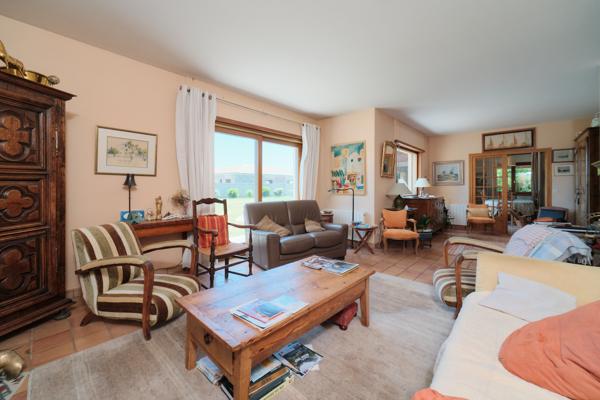 Maison
         8 pièces
        - 200 m² Exclusivité 430 000 € *