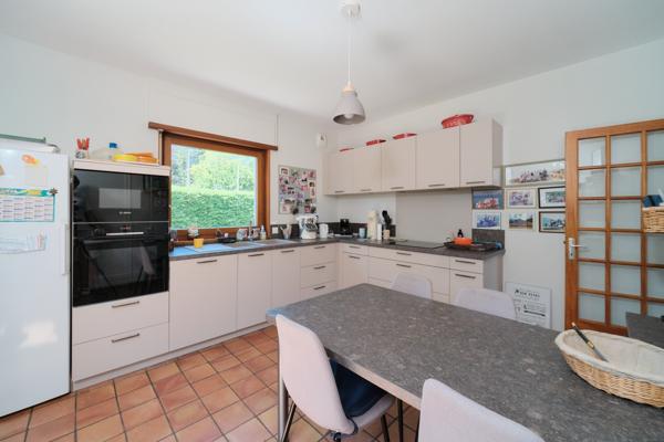 Maison
         8 pièces
        - 200 m² Exclusivité 430 000 € *