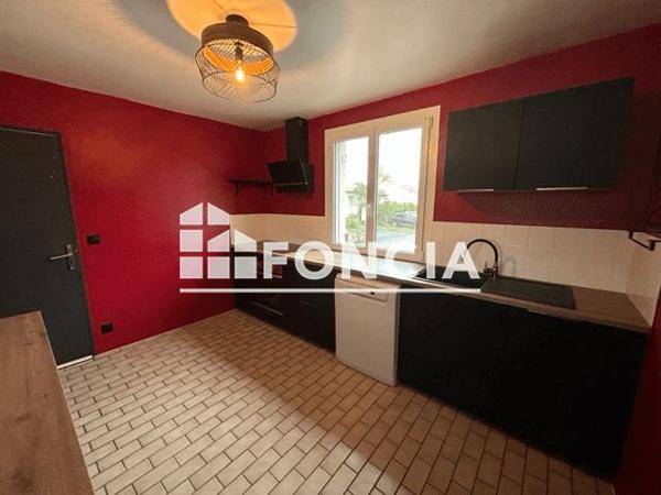 Location Maison 4 pièces 81 m² - 31 RUE ALIENOR D AQUITAINE Montreuil Bonnin 86470